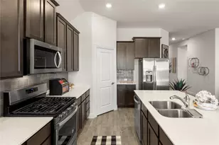 11017 Los Alamos Dr, Aubrey, TX 76227 - Photo 5