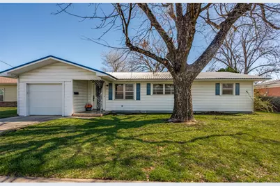 521 N Columbia Street, Stephenville, TX 76401 - Photo 1