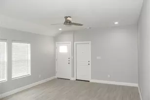 608 E College St, Sherman, TX 75090 - Photo 3