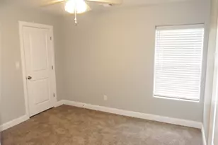 608 E College St, Sherman, TX 75090 - Photo 9