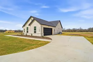 1102 Colt Rd, Springtown, TX 76082 - Photo 3