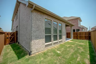 116 Knight Of Realm Boulevard, Lewisville, TX 75056 - Photo 9