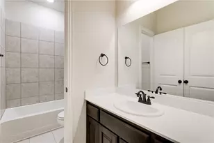 601 Beechwood Dr, Greenville, TX 75402 - Photo 9