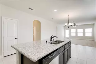 601 Beechwood Dr, Greenville, TX 75402 - Photo 5