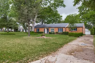 10417 Hedgeway Dr, Dallas, TX 75229 - Photo 3