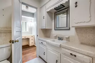 10417 Hedgeway Dr, Dallas, TX 75229 - Photo 19