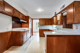 10417 Hedgeway Dr, Dallas, TX 75229 - Photo 13