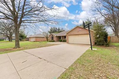 605 Dakota Drive, Joshua, TX 76058 - Photo 3
