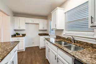 7935 Royal Ln, Dallas, TX 75230 - Photo 11