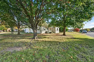 409 W Burton St, Sherman, TX 75092 - Photo 1