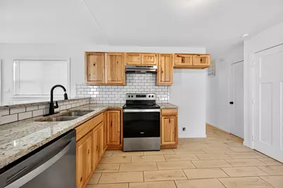 409 W Burton Street, Sherman, TX 75092 - Photo 5