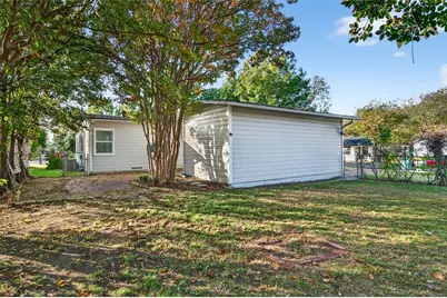 409 W Burton Street, Sherman, TX 75092 - Photo 15