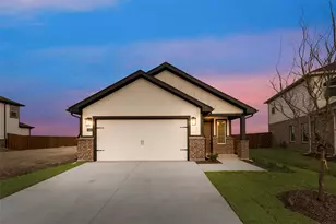 1444 Twin Frks Dr, Saginaw, TX 76131 - Photo 1