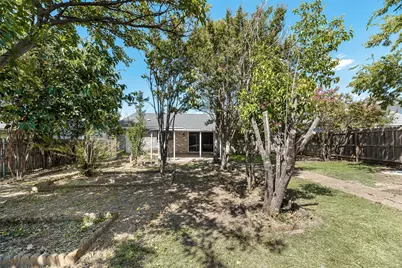 2002 Rose Hill Road, Carrollton, TX 75007 - Photo 31
