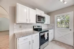 2002 Rose Hill Rd, Carrollton, TX 75007 - Photo 15