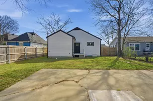 904 N Woods St, Sherman, TX 75092 - Photo 29