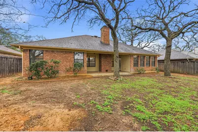 1916 Canterbury Circle, Fort Worth, TX 76112 - Photo 25