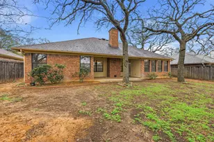 1916 Canterbury Cir, Fort Worth, TX 76112 - Photo 25