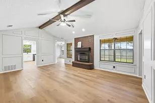 1916 Canterbury Cir, Fort Worth, TX 76112 - Photo 5