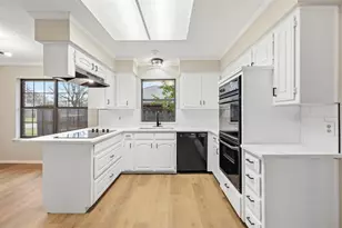 1916 Canterbury Cir, Fort Worth, TX 76112 - Photo 7