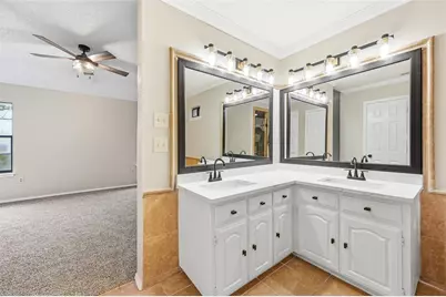 1916 Canterbury Circle, Fort Worth, TX 76112 - Photo 15