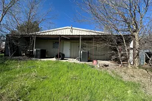 831 Holiday Dr, Ponder, TX 76259 - Photo 11
