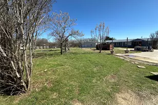 831 Holiday Dr, Ponder, TX 76259 - Photo 33