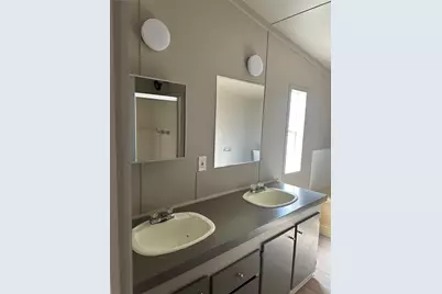 1109 Market Street, Tye, TX 79563 - Photo 9