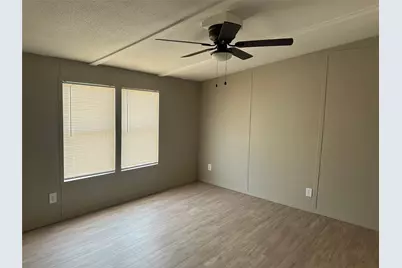 1109 Market Street, Tye, TX 79563 - Photo 5