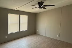 1109 Market St, Tye, TX 79563 - Photo 5