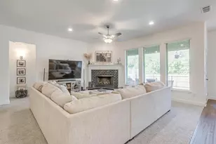 517 Ramon St, Burleson, TX 76028 - Photo 5