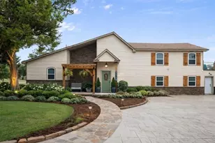 419 Sky Harbour Ct, Granbury, TX 76049 - Photo 3