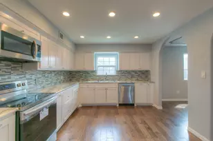 419 Sky Harbour Ct, Granbury, TX 76049 - Photo 9