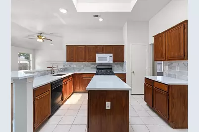 2078 Amherst Drive, Lewisville, TX 75067 - Photo 5