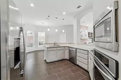 3402 Blue Forest Drive, Arlington, TX 76001 - Photo 13