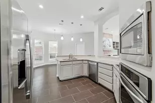 3402 Blue Forest Dr, Arlington, TX 76001 - Photo 13