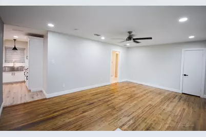 722 E Strong Parkway, Grand Prairie, TX 75050 - Photo 35