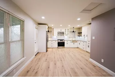 722 E Strong Parkway, Grand Prairie, TX 75050 - Photo 29