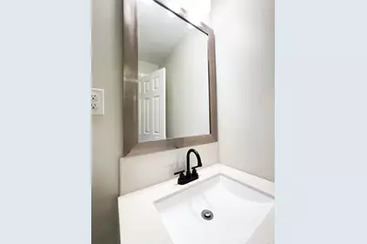 722 E Strong Parkway, Grand Prairie, TX 75050 - Photo 25