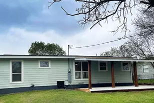 722 E Strong Pkwy, Grand Prairie, TX 75050 - Photo 19