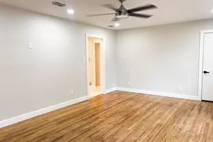 722 E Strong Pkwy, Grand Prairie, TX 75050 - Photo 3