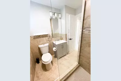 722 E Strong Parkway, Grand Prairie, TX 75050 - Photo 11