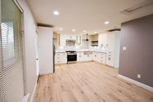 722 E Strong Pkwy, Grand Prairie, TX 75050 - Photo 31