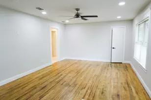 722 E Strong Pkwy, Grand Prairie, TX 75050 - Photo 33