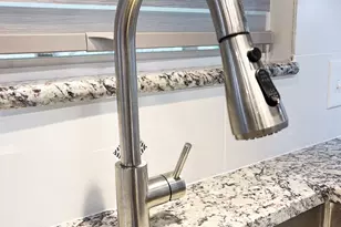 722 E Strong Pkwy, Grand Prairie, TX 75050 - Photo 7