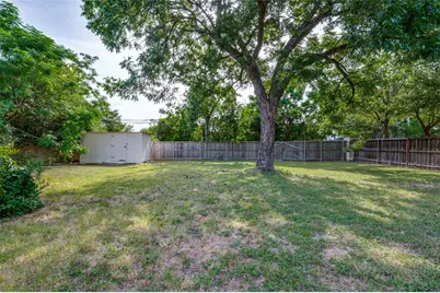 329 N Brighton Avenue, Dallas, TX 75208 - Photo 23