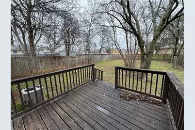 909 W Wardville Street, Cleburne, TX 76033 - Photo 13