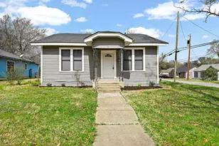 1402 W 1st Ave, Corsicana, TX 75110 - Photo 1