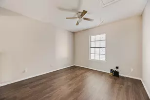 11136 McCree Rd, Dallas, TX 75238 - Photo 17