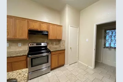 550 Monarch Drive, Lancaster, TX 75146 - Photo 7